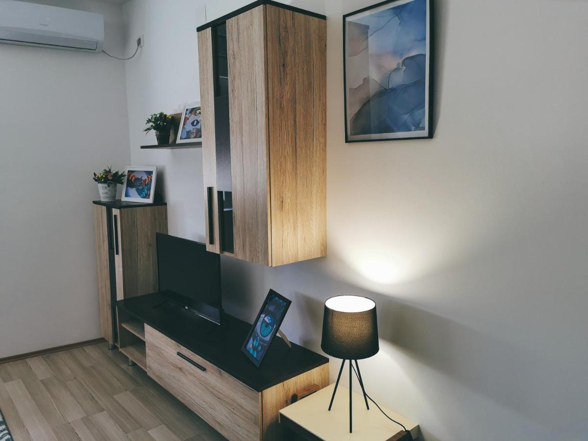 Cozy Corner Apartments - Free Parking & Wi-Fi Ćuprija Exterior foto